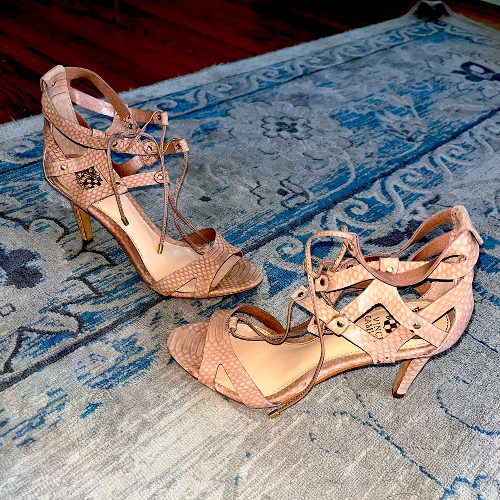 Size 7.5 Womens Vince Camuto tan heels